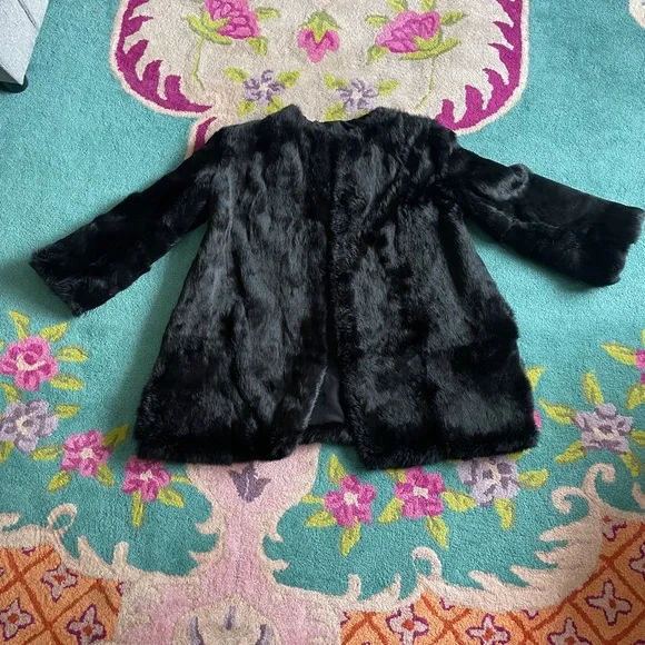 Luxurious Black Teddy Jacket with Plush Texture - Picture 6 of 8